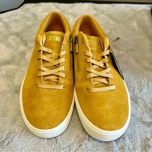 K Swiss Sz 6.5 Mustard Yellow Suede Sneakers NWT Lo Motivation Court Pro